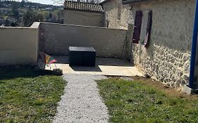 Petite maison en pierre au calme